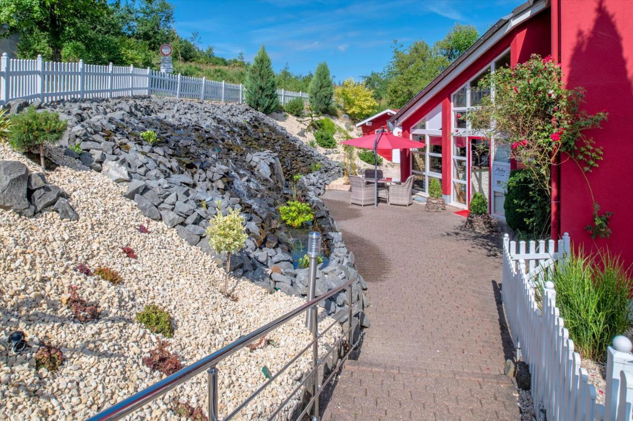 Maarberg Resort Schalkenmehren Buitenkant foto